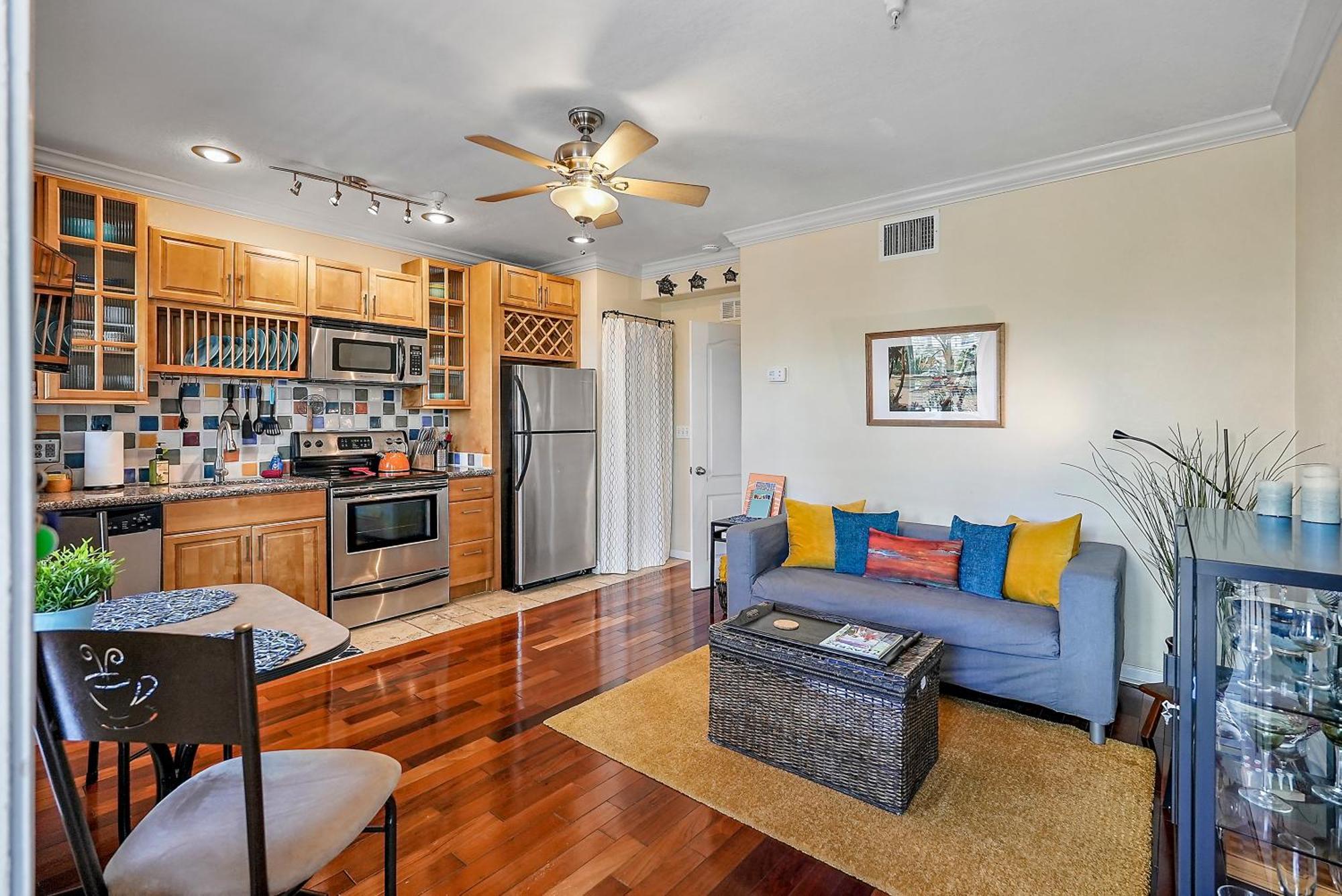 Wine-Dine-Sunshine Cozy Flat In The Heart Of Dtsp Βίλα Αγία Πετρούπολη Εξωτερικό φωτογραφία
