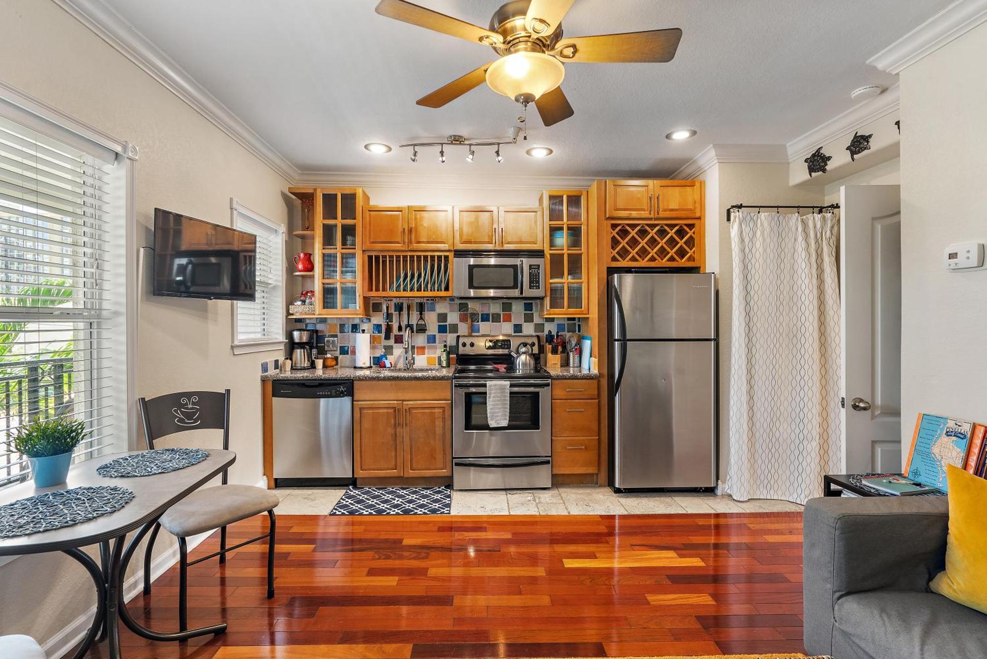 Wine-Dine-Sunshine Cozy Flat In The Heart Of Dtsp Βίλα Αγία Πετρούπολη Εξωτερικό φωτογραφία